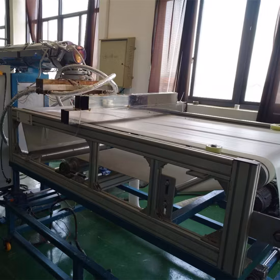 Machines de production de tissu filtrant non tissé soufflé par fusion de polypropylène à haute efficacité de filtration pour masque facial